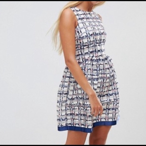 QED London Dresses & Skirts - NWT QED London ASOS Check Skater Floral Dress M